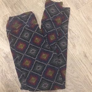 Lularoe one size fits all leggings